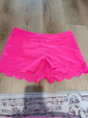 Express Bright Pink Scallop Hem Women's Shorts
